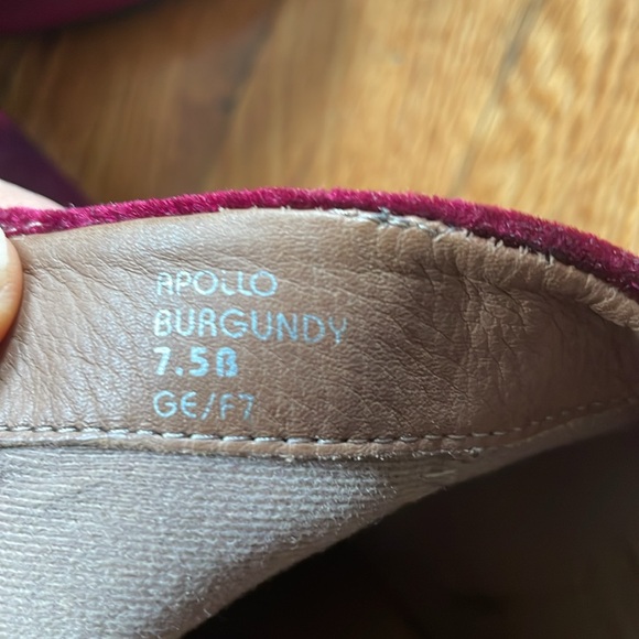 Earthies Apollo Burgundy Velvet Booties - Picture 5 of 5